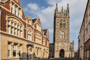 Warwick Post Office Apartment